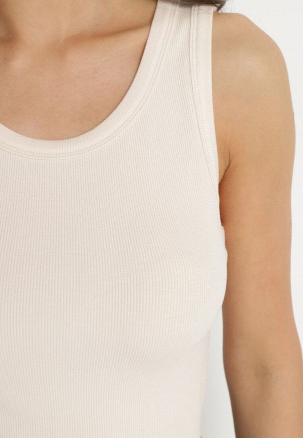 Born2be - Jasnobeżowy Top Bawełniany z Prążkowane Dzianiny Efrima. Okazja: na co dzień. Kolor: beżowy. Materiał: bawełna, dzianina, prążkowany. Styl: klasyczny, elegancki, casual