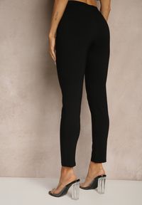 Renee - Czarne Spodnie z Wiskozą High Waist z Ozdobnymi Guzikami Redillia. Okazja: na co dzień, na spotkanie biznesowe. Stan: podwyższony. Kolor: czarny. Materiał: wiskoza. Styl: biznesowy, klasyczny, elegancki, casual