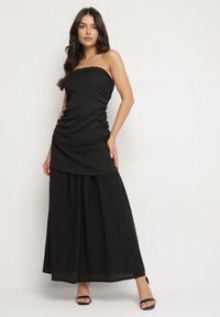 Born2be - Czarna Koktajlowa Sukienka Typu Bandeau z Marszczeniem Izelessa. Okazja: na imprezę. Kolor: czarny. Styl: wizytowy #1