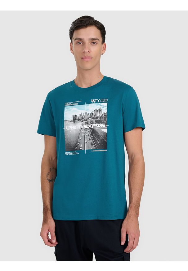 4f - 4F T-shirt regular z nadrukiem męski - turkusowy M. Kolor: turkusowy. Materiał: bawełna, skóra. Wzór: nadruk