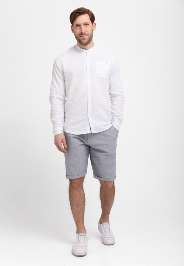 Volcano - Krótkie spodenki z paskiem P-DANIELS. Okazja: na co dzień. Materiał: elastan, bawełna, materiał, dzianina, skóra. Długość: krótkie. Wzór: kratka. Sezon: lato. Styl: klasyczny, casual