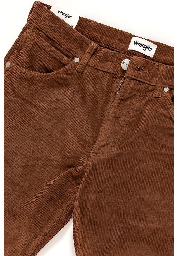 Wrangler - WRANGLER SPODNIE MĘSKIE GREENSBORO RUSSET BROWN W15QA2XMA 112126850. Materiał: sztruks