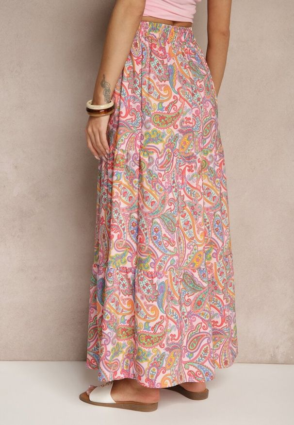 Renee - Różowa Spódnica Rozkloszowana High Waist z Motywem Paisley Nevolissa. Okazja: na co dzień. Stan: podwyższony. Kolor: różowy. Wzór: paisley. Styl: casual