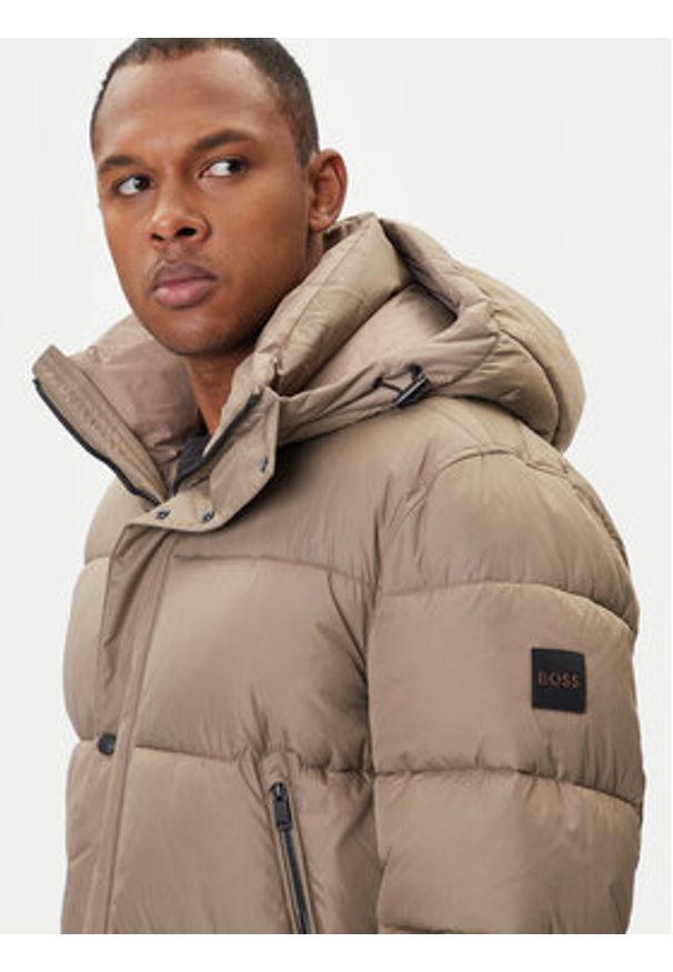 BOSS Kurtka zimowa Omaris 50528573 Khaki Regular Fit. Kolor: brązowy. Materiał: syntetyk. Sezon: zima