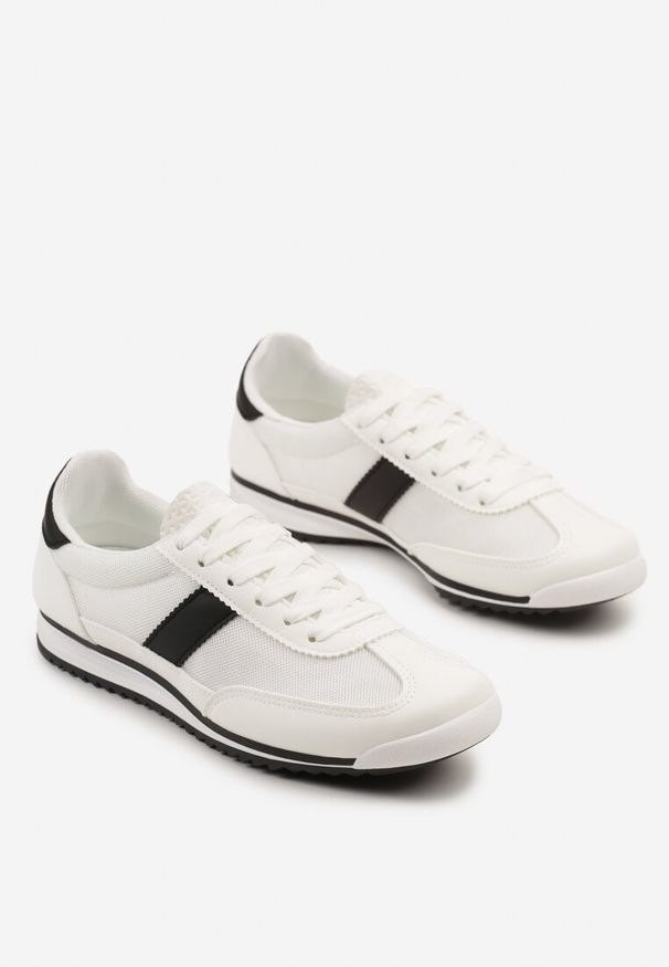 Born2be - Białe Sneakersy z Ozdobnym Paskiem Cleota. Okazja: na co dzień. Zapięcie: pasek. Kolor: biały. Materiał: jeans