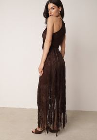 Born2be - Brązowa Koktajlowa Sukienka na Ramiączkach Zdobiona Frędzlami Kelennea. Kolor: brązowy. Długość rękawa: na ramiączkach. Wzór: aplikacja. Typ sukienki: dopasowane. Styl: wizytowy #4