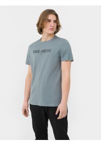 4f - T-shirt regular z bawełny organicznej męski. Kolor: szary. Materiał: bawełna. Wzór: napisy