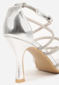 Renee - Srebrne Sandały na Szpilce z Kwadratowym Noskiem i Cyrkoniowymi Paskami Zeviana. Okazja: na imprezę. Zapięcie: pasek. Kolor: srebrny. Obcas: na szpilce. Styl: glamour, elegancki #8