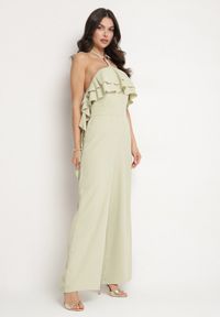 Born2be - Zielony Kombinezon Wiązany na Szyi z Metaliczną Ozdobą Tilindra. Kolor: zielony. Długość: długie. Wzór: aplikacja. Styl: klasyczny, elegancki #6