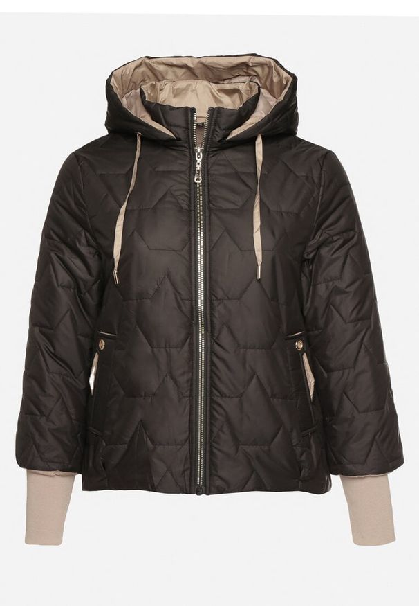 Born2be - Czarna Pikowana Kurtka z Kapturem i Przedłużonym Tyłem Tulunia. Okazja: na spacer. Typ kołnierza: kaptur. Kolekcja: plus size. Kolor: czarny. Materiał: jeans. Wzór: aplikacja. Styl: elegancki