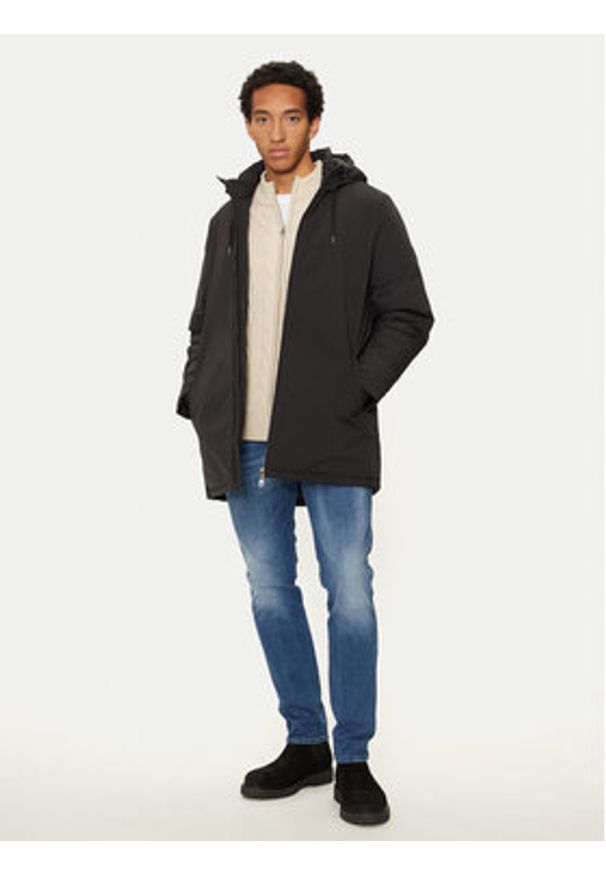 U.S. Polo Assn. Parka MUP3602 Czarny Regular Fit. Typ kołnierza: polo. Kolor: czarny. Materiał: syntetyk