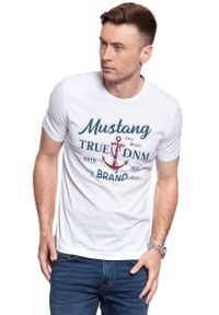 Mustang - MUSTANG Alex C Print 1009950 2045. Kolor: biały. Wzór: nadruk