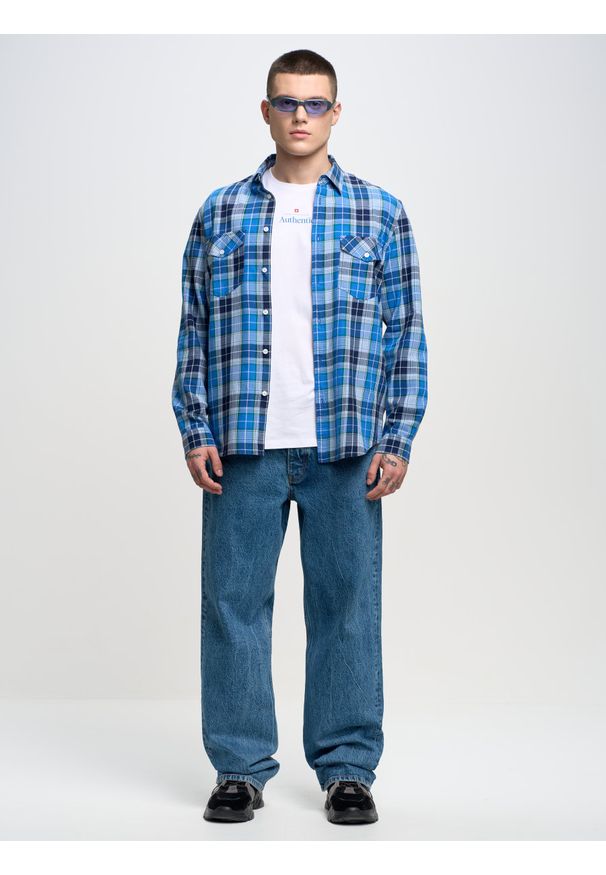 Big-Star - Koszula męska z linii Authentic w kratę niebieska Kilarsi 402. Typ kołnierza: kołnierzyk klasyczny. Kolor: niebieski. Materiał: jeans, materiał, bawełna. Długość rękawa: długi rękaw. Długość: długie. Sezon: lato. Styl: klasyczny