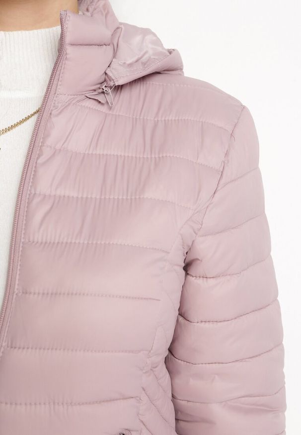Born2be - Różowa Kurtka Pikowana z Odpinanym Kapturem Nadisna. Okazja: na co dzień. Kolor: różowy. Materiał: jeans. Styl: elegancki, casual