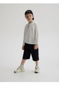 Reserved - Bawełniane szorty z przeszyciami - czarny. Kolor: czarny. Materiał: bawełna #1