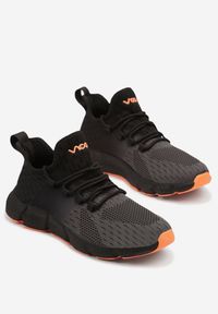 Born2be - Czarno-Pomarańczowe Wsuwane Buty Sportowe Sneakersy z Siateczki na Tłoczonej Podeszwie Salafina. Okazja: na co dzień. Zapięcie: bez zapięcia. Kolor: czarny