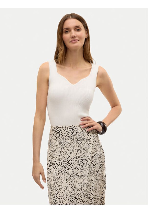 Vero Moda Top Willow 10326450 Biały Slim Fit. Kolor: biały. Materiał: wiskoza
