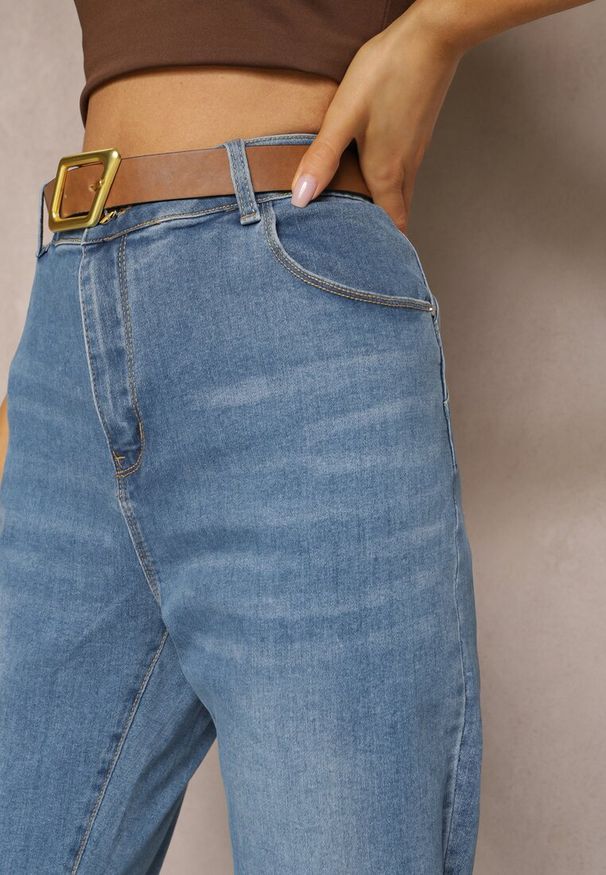 Renee - Niebieskie Jeansy Regular Push-Up z Paskiem z Klamrą Rosavita. Okazja: na co dzień. Kolor: niebieski. Długość: długie. Styl: klasyczny, casual