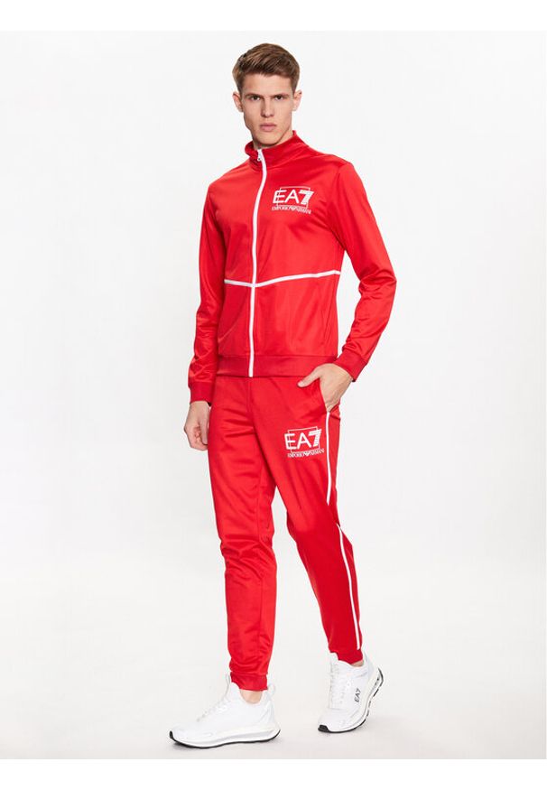 Dres EA7 Emporio Armani. Kolor: czerwony. Materiał: syntetyk, dresówka