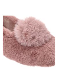 Różowe Kapcie Macarena Ciepłe Domowe Obuwie Damskie. Okazja: do domu. Kolor: różowy. Materiał: materiał. Wzór: aplikacja. Styl: casual, elegancki #5