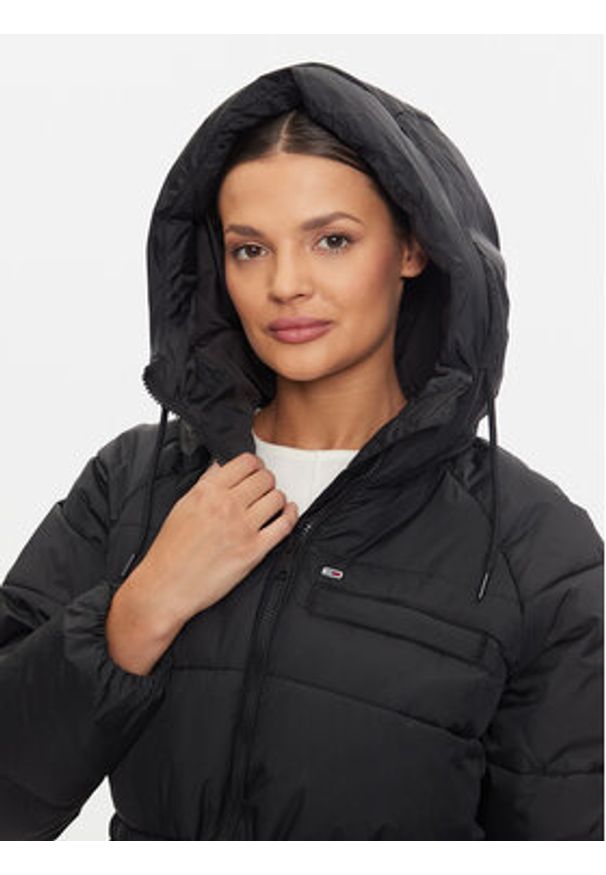 Tommy Jeans Kurtka zimowa Vail DW0DW18842 Czarny Regular Fit. Kolor: czarny. Materiał: syntetyk. Sezon: zima