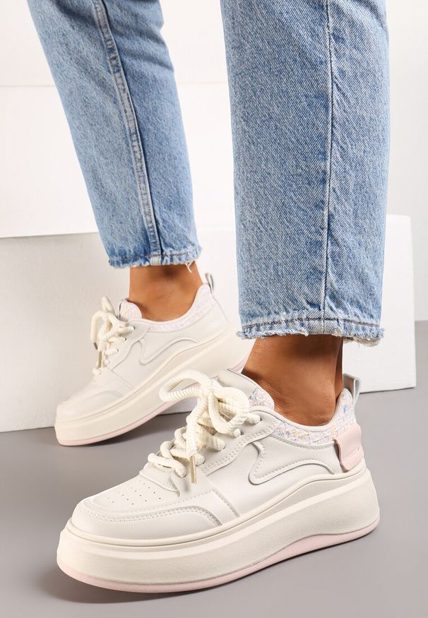 Born2be - Beżowo-Różowe Sneakersy przed Kostkę na Grubej Podeszwie z Przeszyciami Diacarsa. Wysokość cholewki: przed kostkę. Kolor: beżowy