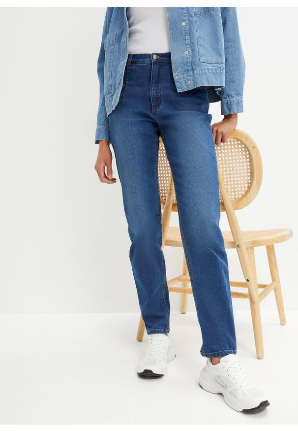 bonprix - Dżinsy Mom ze stretchem. Kolor: niebieski