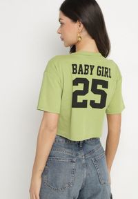 Born2be - Zielony Bawełniany T-shirt Oversize o Krótkim Kroju Zariona. Okazja: na co dzień. Kolor: zielony. Materiał: bawełna. Długość: krótkie. Wzór: aplikacja. Styl: klasyczny, elegancki, casual #6