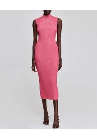 ACLER AUSTRALIA - Różowa sukienka midi Rickman. Kolor: wielokolorowy, fioletowy, różowy. Materiał: materiał, prążkowany. Typ sukienki: dopasowane. Długość: midi