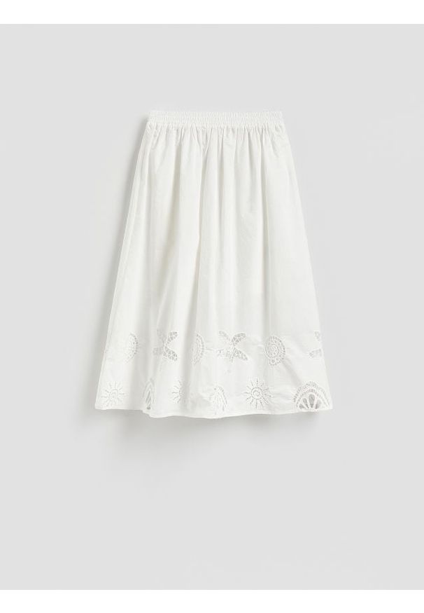 Reserved - Spódnica z ażurowym wzorem - biały. Kolor: biały. Materiał: tkanina, bawełna. Wzór: ażurowy