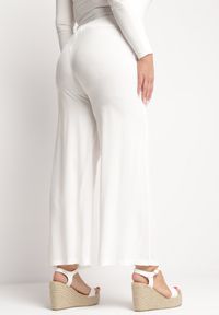 Born2be - Białe Bawełniane Spodnie Szerokie z Kieszeniami Hiveta. Kolor: biały. Materiał: bawełna