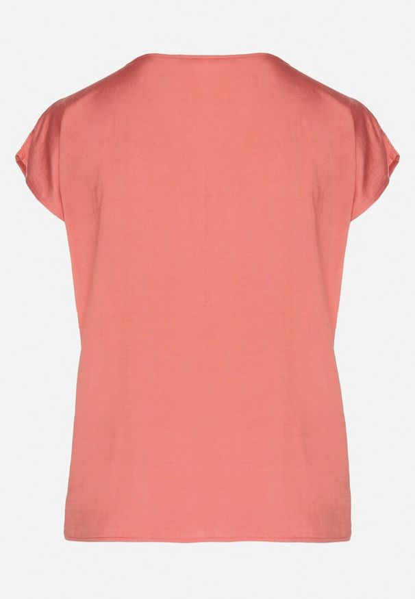 Born2be - Łososiowa Bluzka z Krótkim Luźnym Rękawem Mepola. Okazja: na co dzień. Kolekcja: plus size. Kolor: różowy. Materiał: jeans. Długość rękawa: krótki rękaw. Długość: krótkie. Styl: casual, elegancki