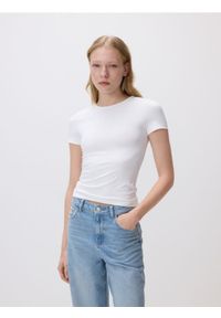 Reserved - Gładki t-shirt - biały. Kolor: biały. Materiał: dzianina. Wzór: gładki