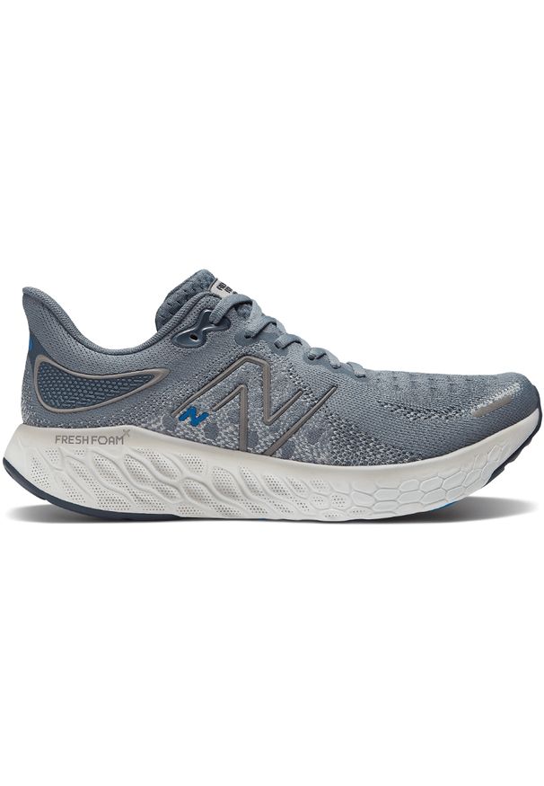Buty New Balance Fresh Foam 1080 v12 M1080G12 – szare. Okazja: na co dzień. Kolor: szary. Materiał: syntetyk, materiał, guma. Szerokość cholewki: normalna. Sport: bieganie, fitness
