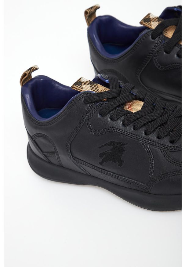 Burberry - Sneakersy męskie skórzane BURBERRY. Materiał: skóra