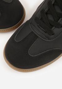 Renee - Czarne Sneakersy z Ozdobnymi Przeszyciami przed Kostkę Redala. Wysokość cholewki: przed kostkę. Kolor: czarny #5