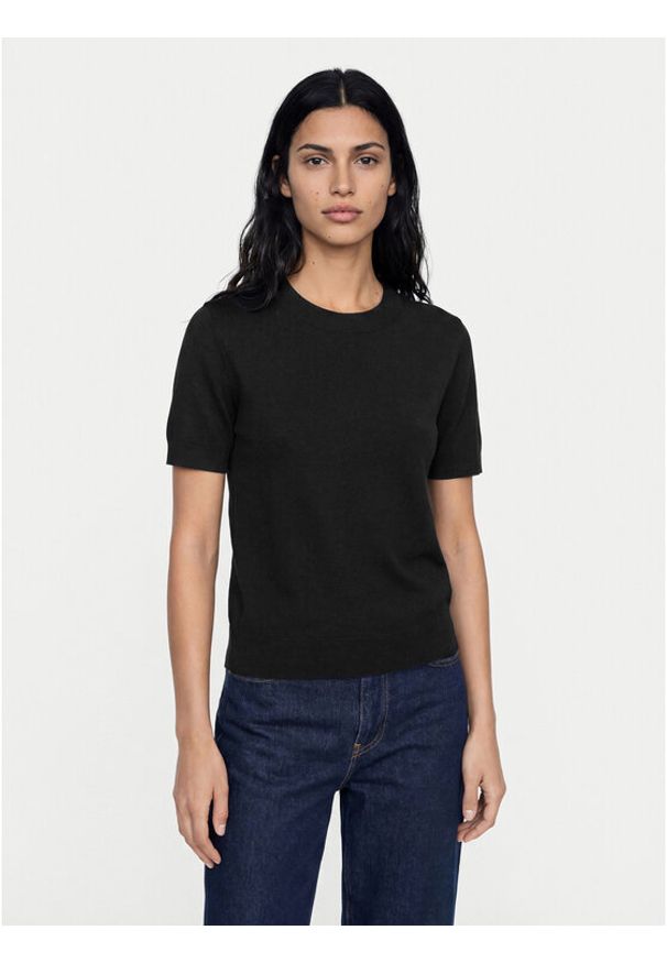 Calvin Klein T-Shirt LV147E303G Czarny Regular Fit. Kolor: czarny. Materiał: wiskoza