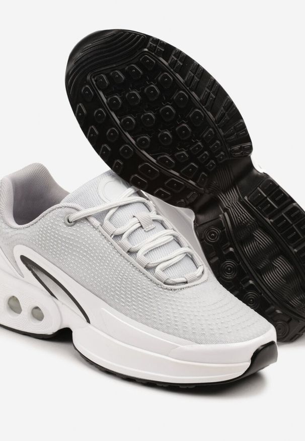 Born2be - Szaro-Białe Buty Sportowe Sneakersy na Grubej Tłoczonej Podeszwie Uliathiela. Okazja: na co dzień. Zapięcie: sznurówki. Kolor: szary