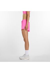 Spodenki damskie New Balance WS41286AAB – różowe. Kolor: różowy. Materiał: poliester, materiał. Sport: fitness #4