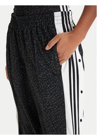 Adidas - adidas Spodnie dresowe Adibreak KD2830 Czarny Loose Fit. Kolor: czarny. Materiał: syntetyk #2