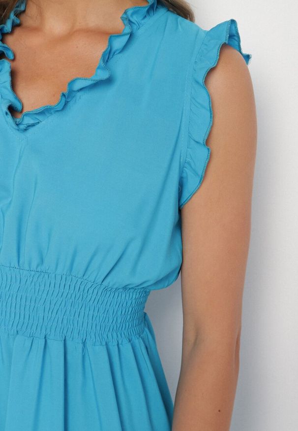 Born2be - Niebieska Sukienka z Wiskozą o Rozkloszowanym Kroju Bez Rękawów Folerose. Typ kołnierza: dekolt w serek. Kolor: niebieski. Materiał: wiskoza. Długość rękawa: bez rękawów. Sezon: wiosna, lato. Typ sukienki: rozkloszowane. Styl: elegancki