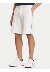 Guess Szorty sportowe Z6GD11 K3210 Écru Regular Fit. Materiał: syntetyk. Styl: sportowy #1