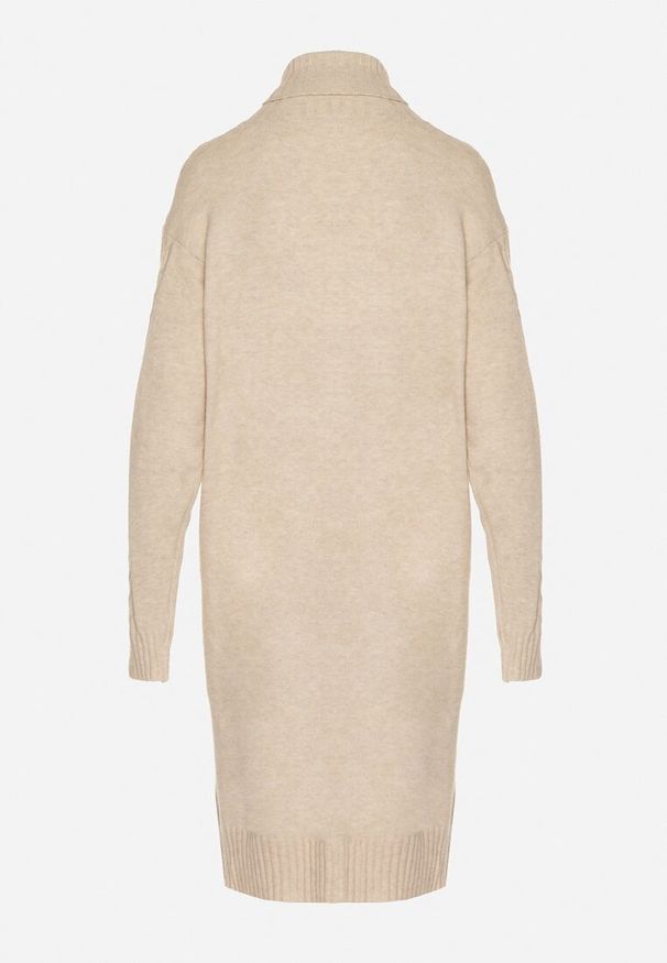 Born2be - Jasnobeżowa Sweterkowa Sukienka z Golfem Wełną i Bawełną Ozdobiona Splotem Reiania. Okazja: na spotkanie biznesowe, do pracy, na co dzień. Typ kołnierza: golf. Kolor: beżowy. Materiał: wełna, bawełna. Wzór: ze splotem, aplikacja. Typ sukienki: proste. Styl: casual, biznesowy