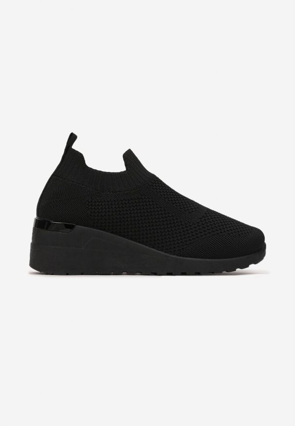 Born2be - Czarne Buty Sportowe Pyrhis. Zapięcie: bez zapięcia. Kolor: czarny. Materiał: materiał. Szerokość cholewki: normalna. Wzór: aplikacja. Obcas: na koturnie