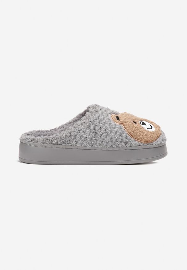Born2be - Szare Kapcie z Miękkiego Futerka Ozdobione Misiem Geraja. Okazja: do domu. Kolor: szary. Materiał: futro. Wzór: aplikacja. Styl: elegancki