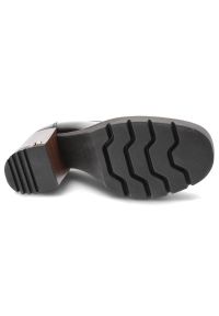 Czarne Półbuty CheBello Eleganckie Skórzane Buty Na Obcasie. Okazja: do pracy, na spotkanie biznesowe. Kolor: czarny. Materiał: skóra. Szerokość cholewki: normalna. Obcas: na obcasie. Styl: elegancki. Wysokość obcasa: średni