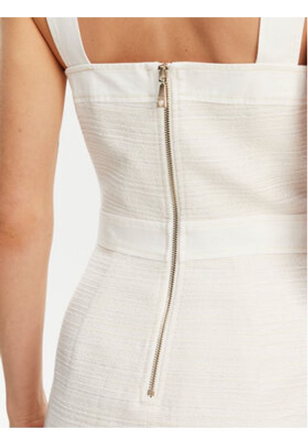 Guess Sukienka codzienna W5GK77 WH610 Écru Slim Fit. Okazja: na co dzień. Materiał: syntetyk. Typ sukienki: proste. Styl: casual