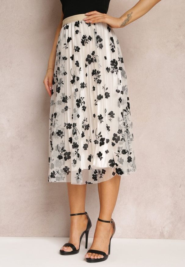 Renee - Jasnobeżowa Spódnica Midi Tiulowa z Welurowymi Kwiatami i Gumką w Talii Zihrosa. Kolor: beżowy. Materiał: welur, tiul. Wzór: kwiaty