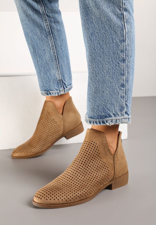 Born2be - Ciemnobeżowe Płaskie Botki Vices z Wycięciem Felilia. Okazja: na co dzień. Kolor: beżowy. Materiał: jeans. Styl: casual, elegancki