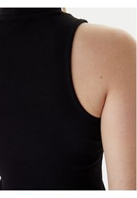 Tommy Jeans Bluzka Badge DW0DW21840 Czarny Slim Fit. Kolor: czarny. Materiał: bawełna #4